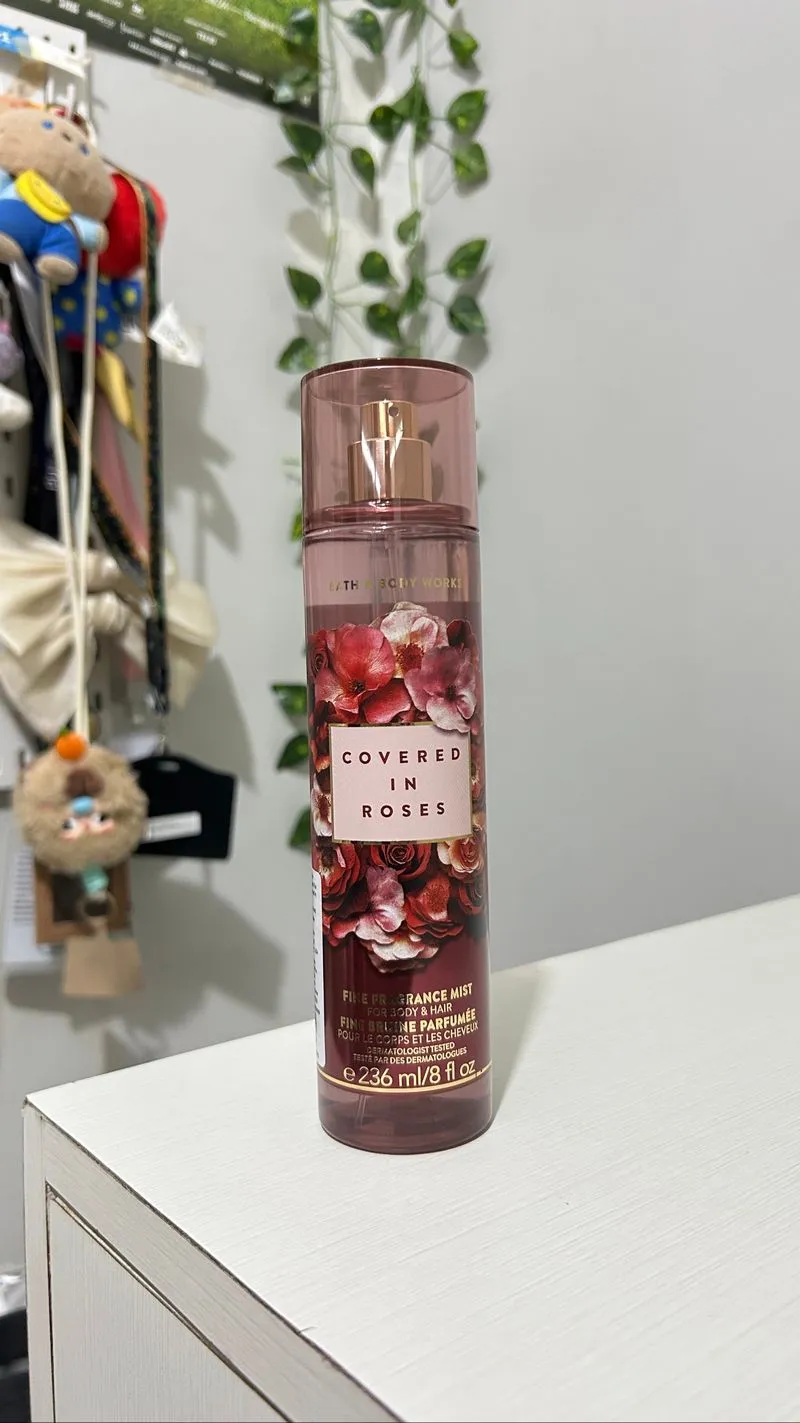 bath and body works (covered in roses) photo 1