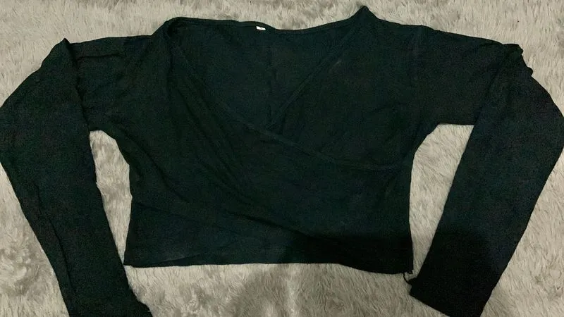 croptop hitam photo 1