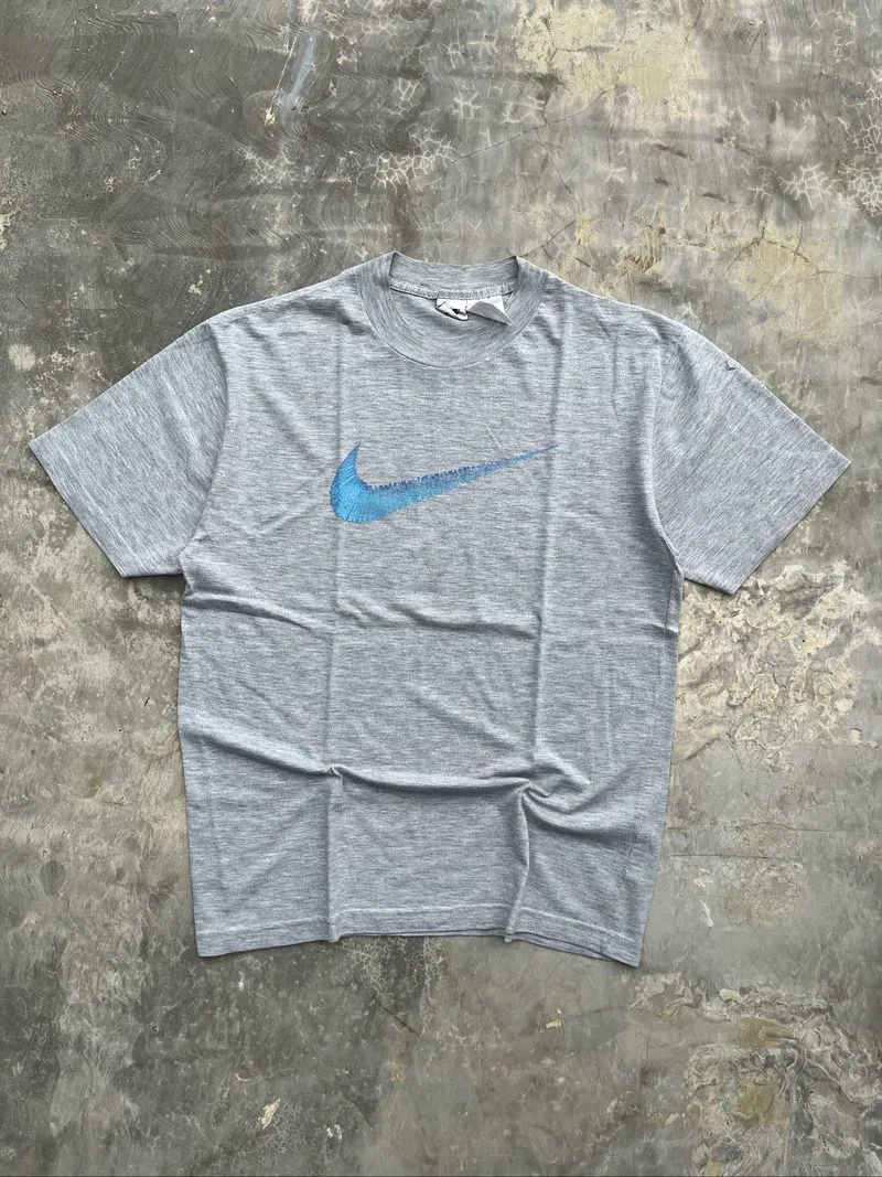 Kaos nike vintage big swoosh made in filipina photo 1