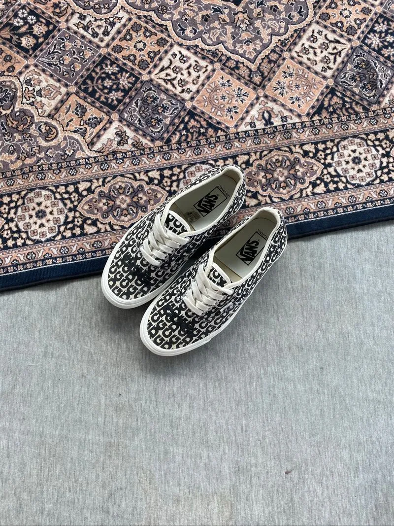 Vans Authentic CDG photo 1