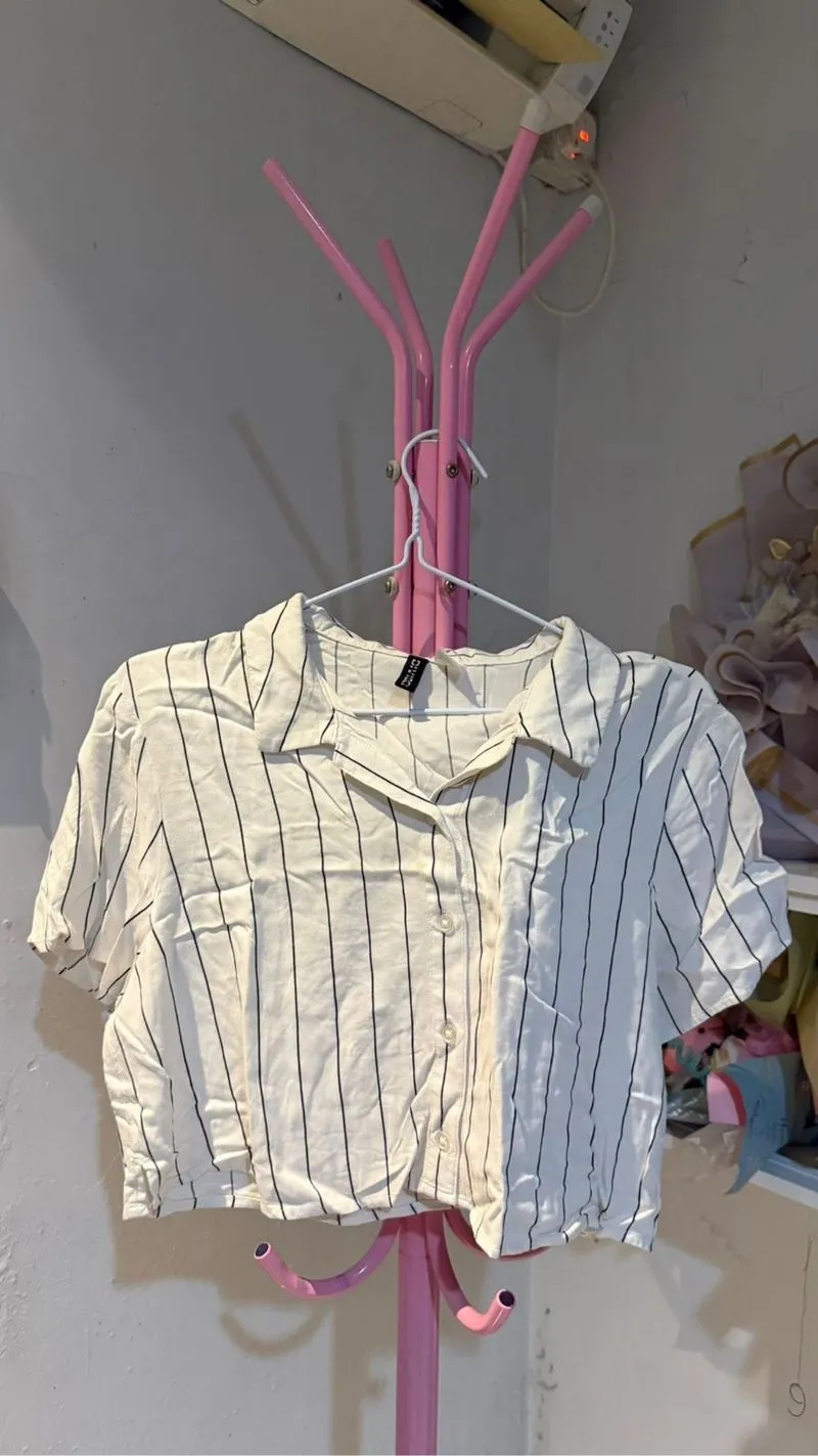 H&M crop t shirt  photo 1