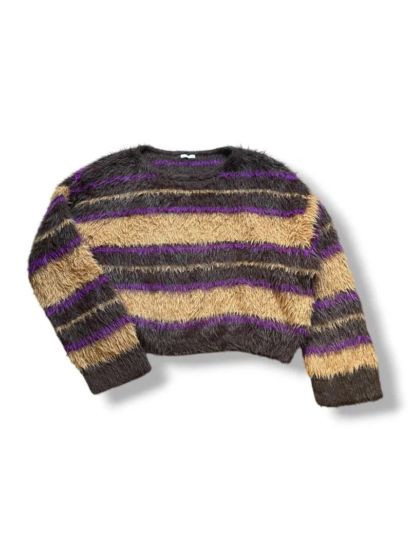 GU Feather Yarn Border Sweater photo 1