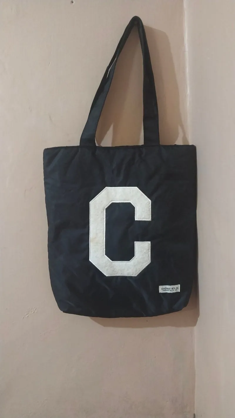 Tas Tote Covernya Colab Innisfree photo 1