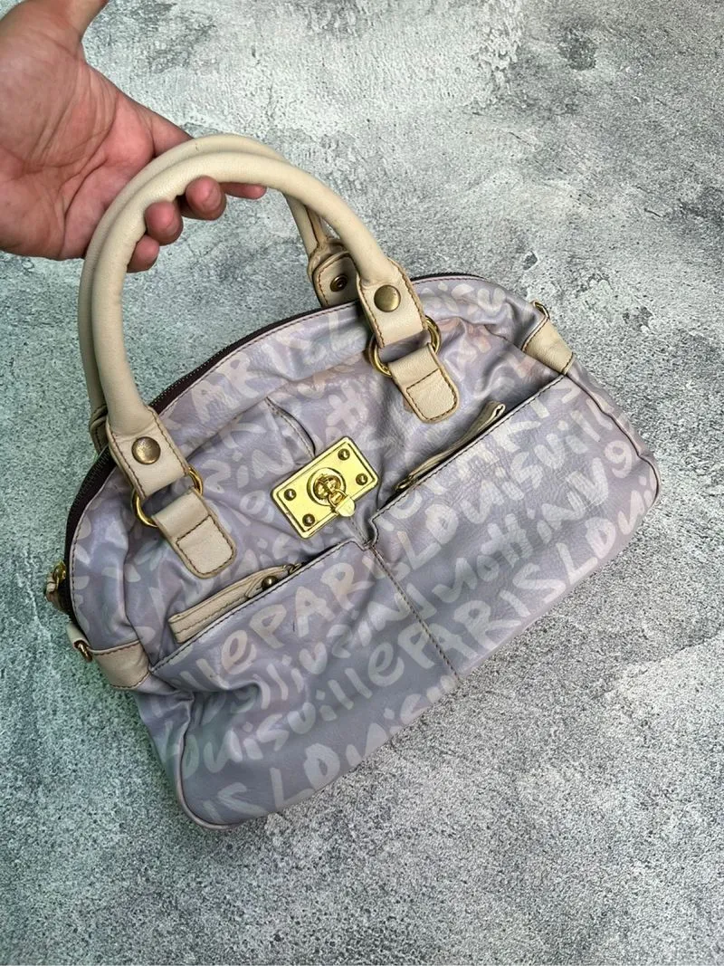 VINTAGE Y2K LEATHER SHOULDER BAGS LOOK LIKE A GUESS💸 photo 1