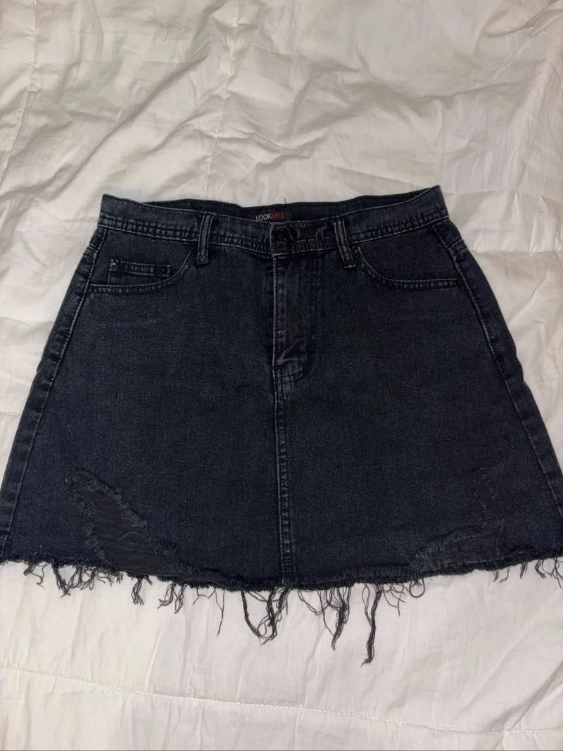 skirt frayed hem photo 1