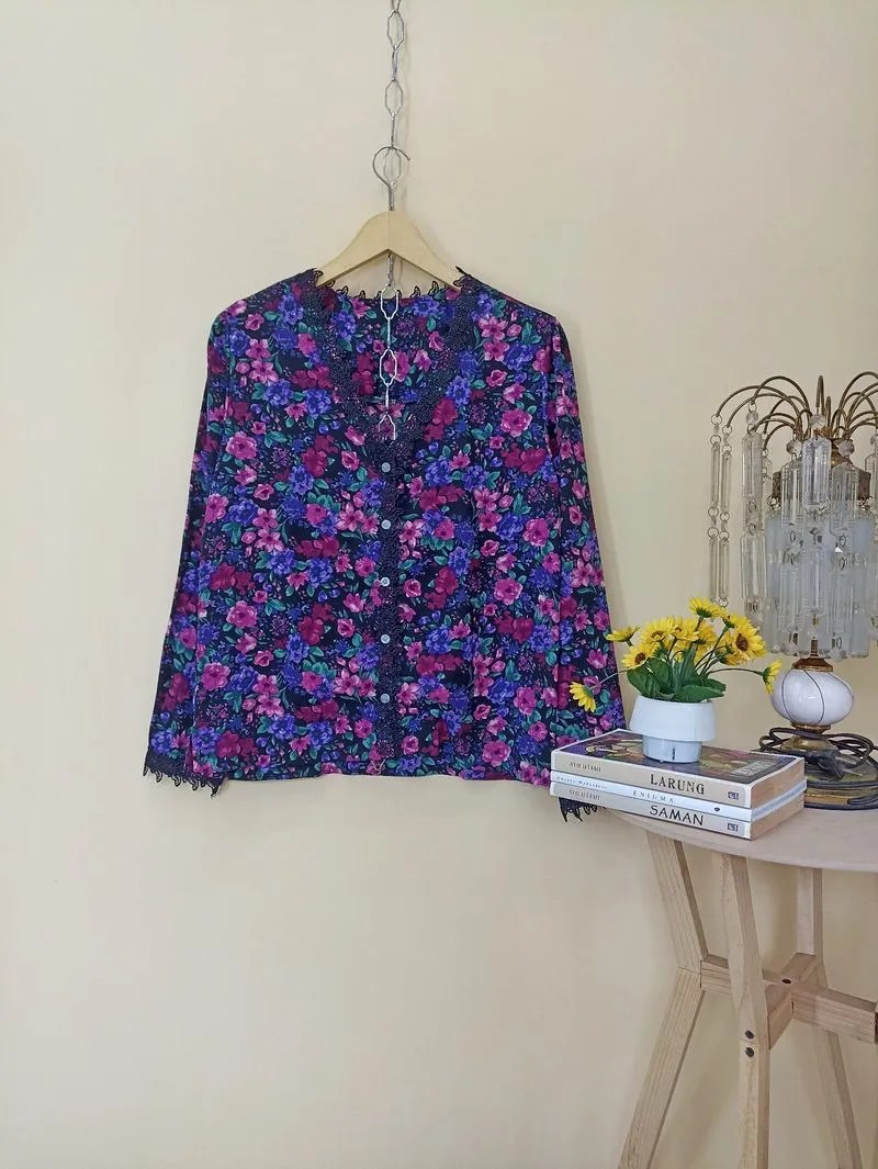 KOREAN VINTAGE TOP photo 1