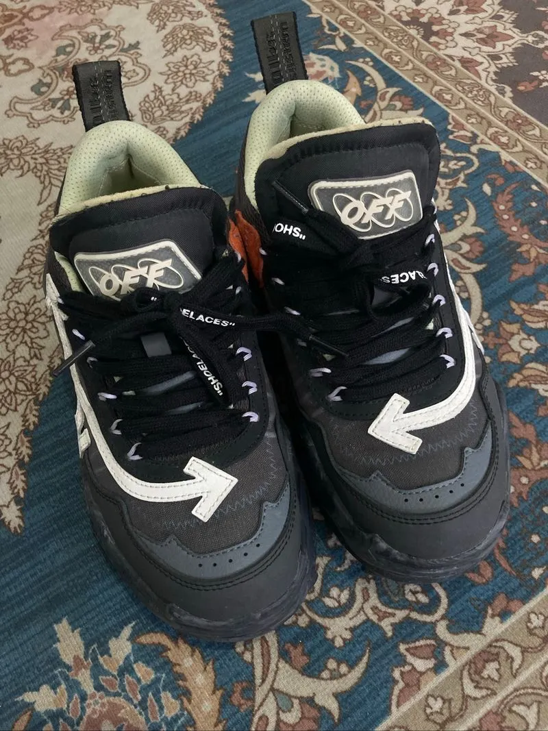 Off white odsy 1000 dark grey photo 1