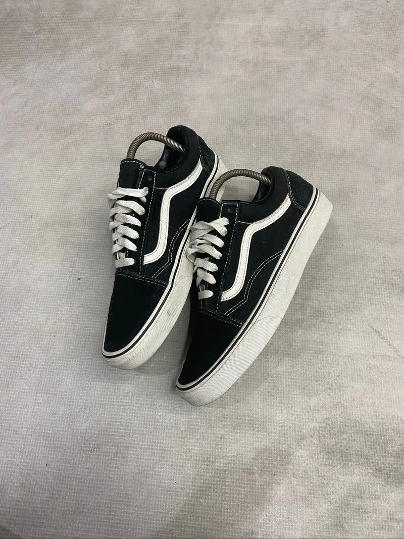 Vans oldskool black white photo 1
