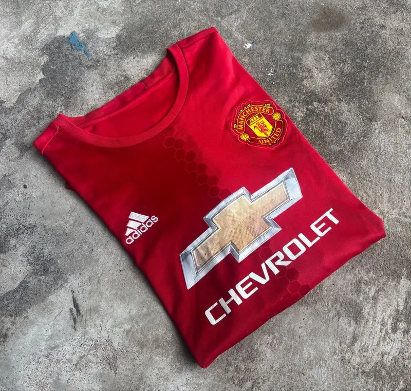 Jersey Manchester United Adidas Chevrolet Colour Red photo 1