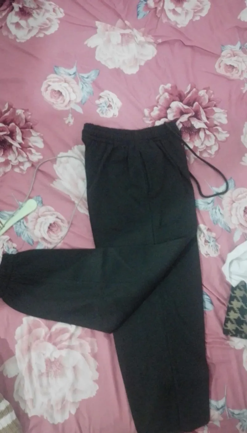 Headline: MUST HAVE ITEM! Jogger Pants Hitam Polos ✨
​ photo 1