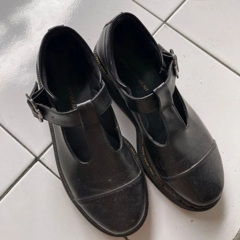 sepatu unisex kulit sintetis  photo 1