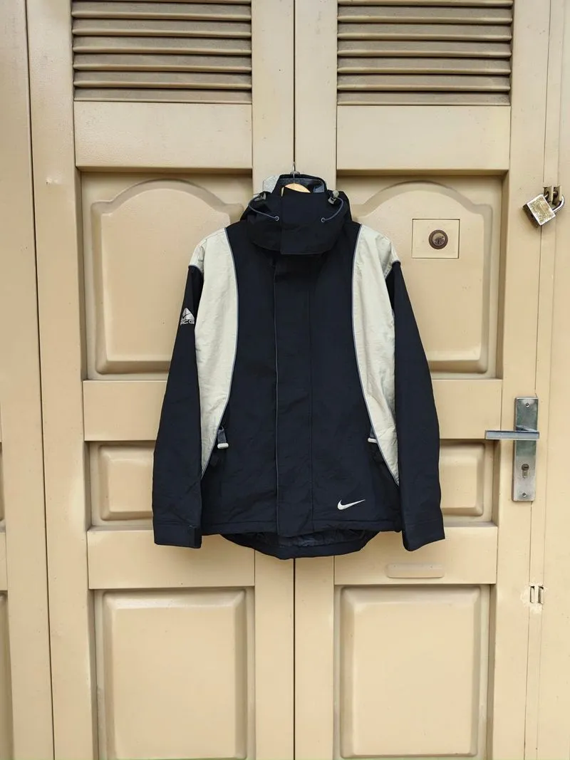 Vintage Nike ACG 3 Layer Jacket photo 1