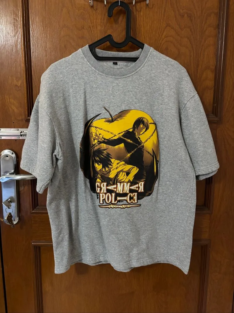 Graphic Tee Short Sleeve Sweatshirt photo 1