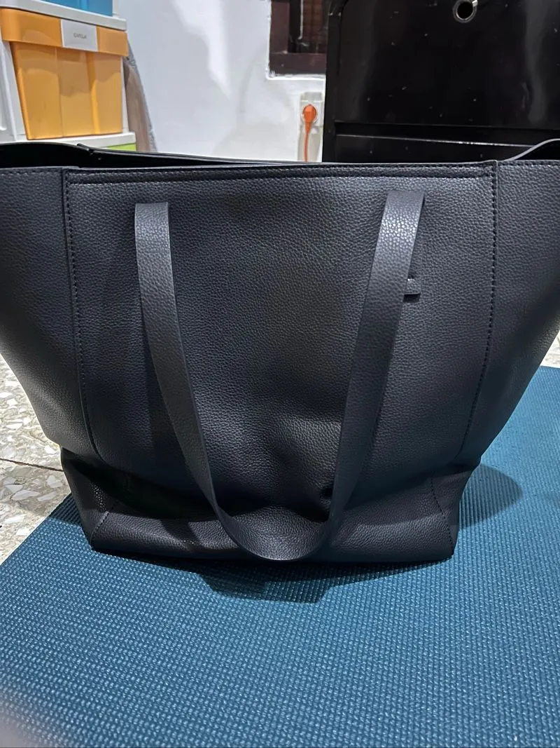 Black totebag photo 1