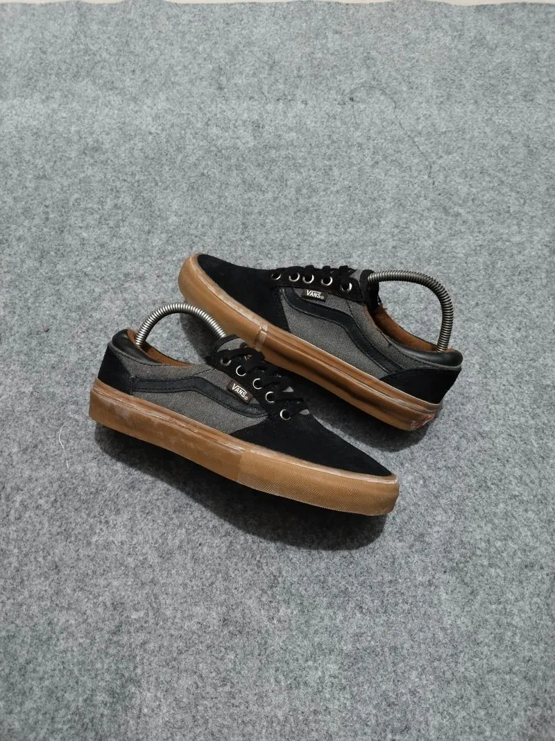 vans photo 1