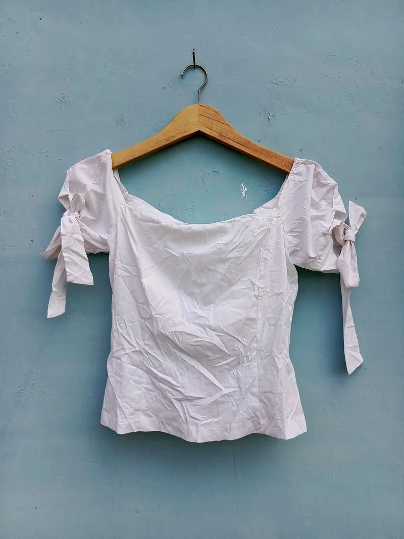 blouse putih crop tiara photo 1