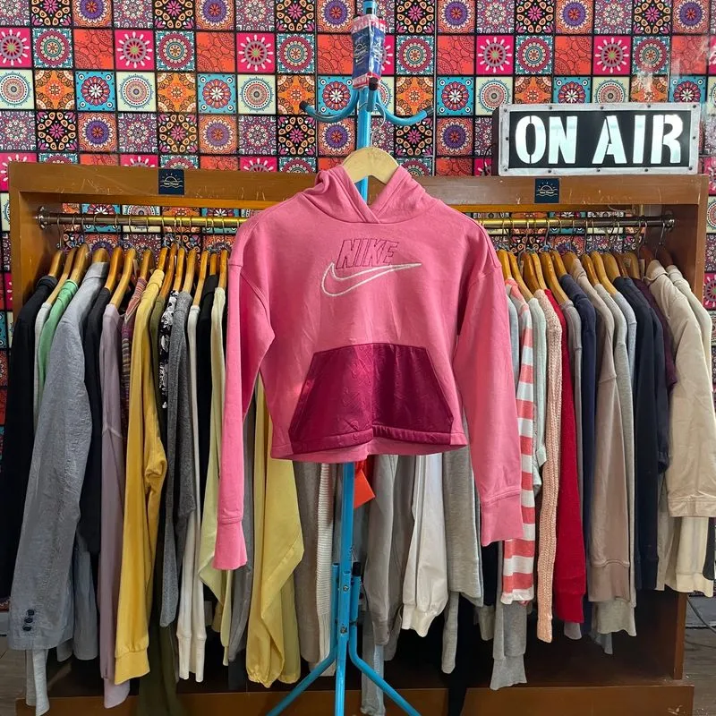 Nike Sportswear Club Iconclash Cropped Hoodie photo 1