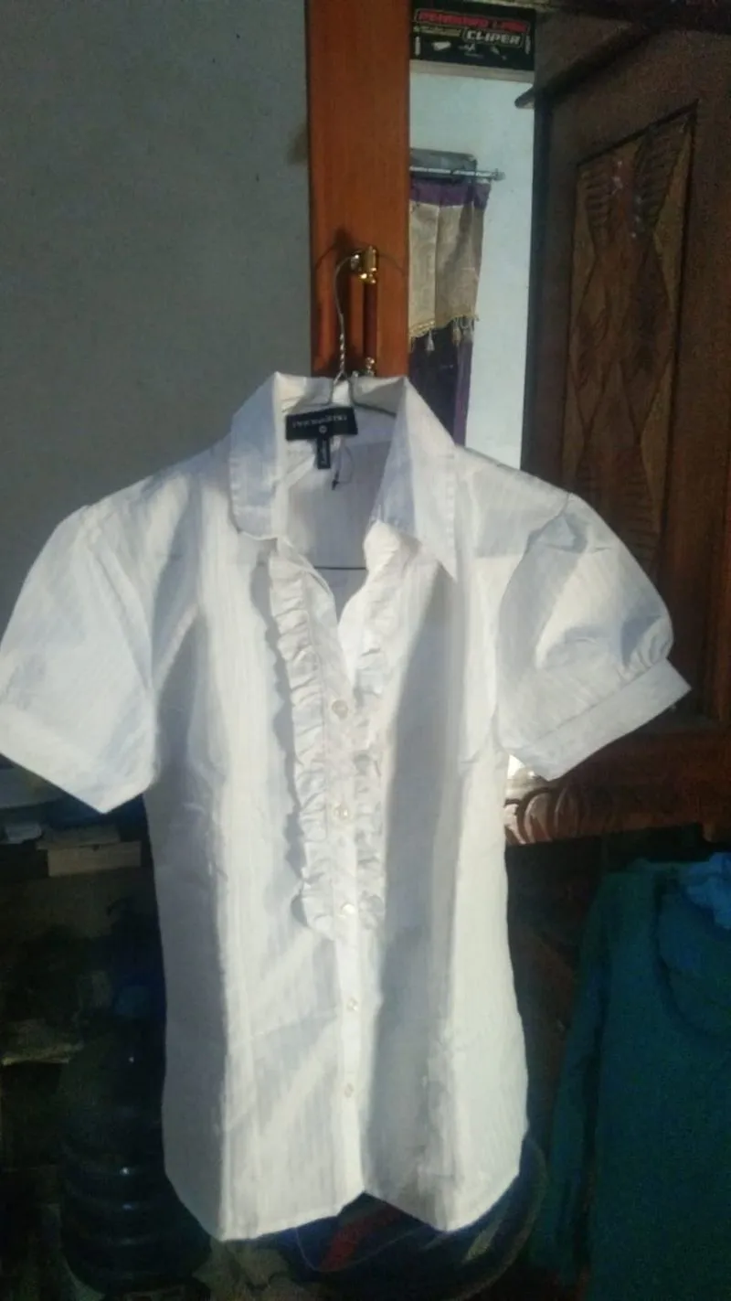 baju preloved masih baru belum dipakee ga ada nodaa  photo 1