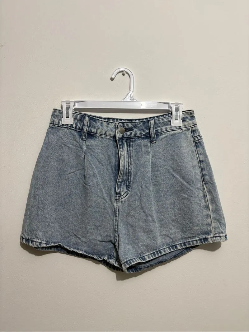 Shein highwaist jeans hotpants - woman photo 1