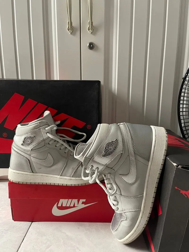 Nike Air Jordan Sportswear Sneakers Wanita gray photo 1