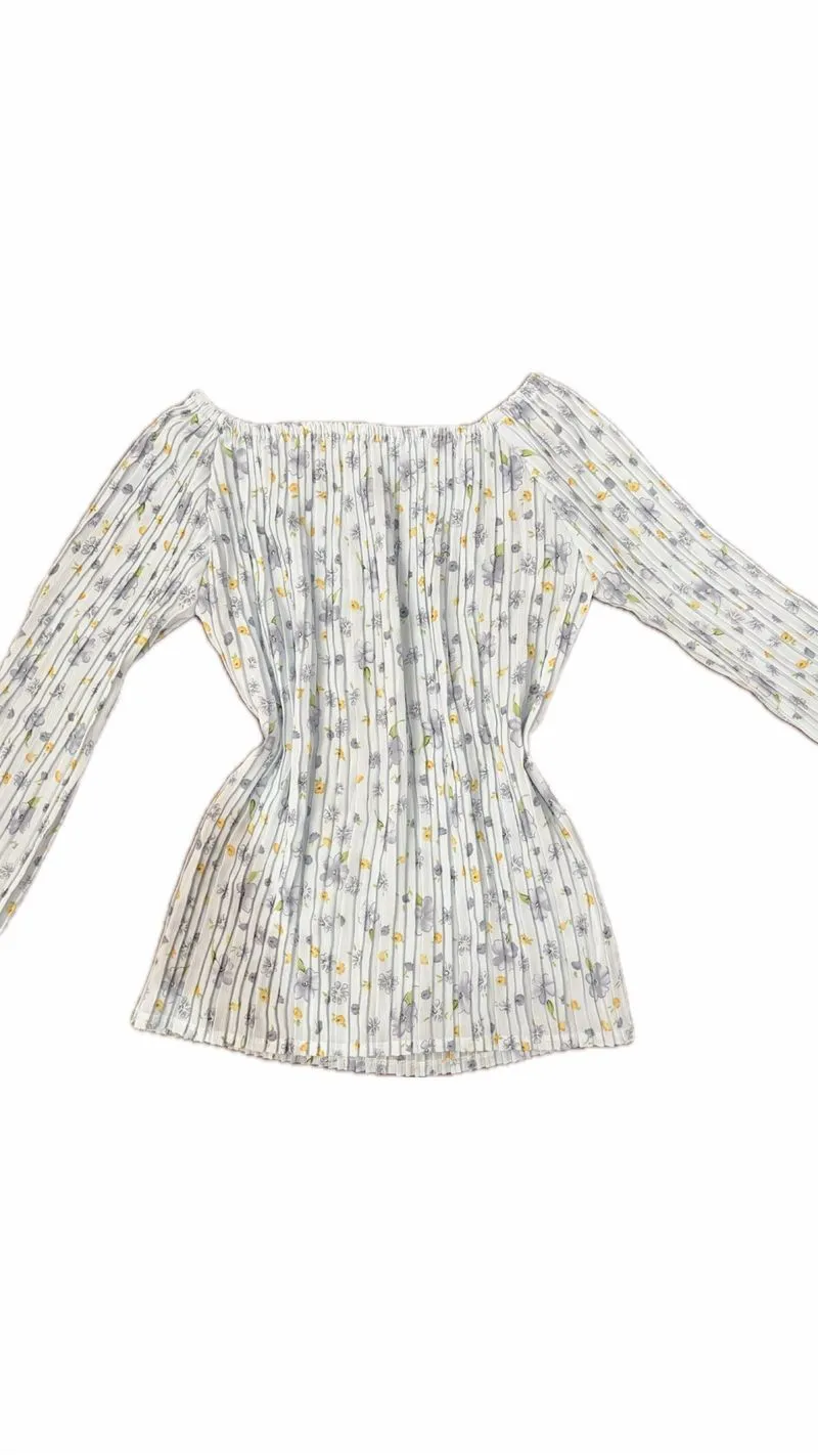 Blouse blue florals photo 1