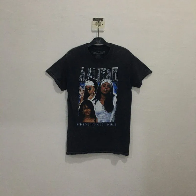 AALIYAH QUEEN OF R&B TEE black washed color  photo 1