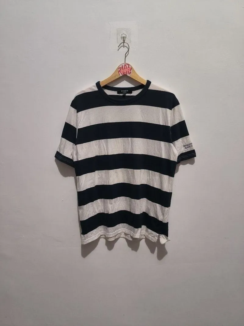 Casual T-shirt Pria white navy photo 1