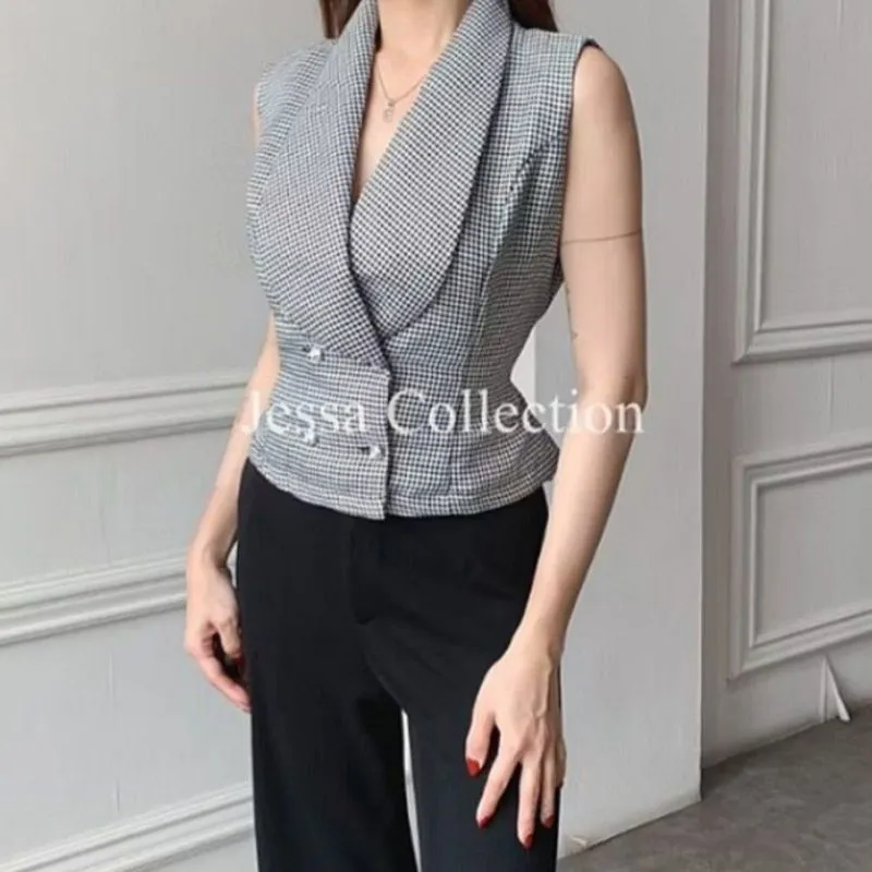 vest tweed atasan wanita

sleeveless casual BLACK photo 1
