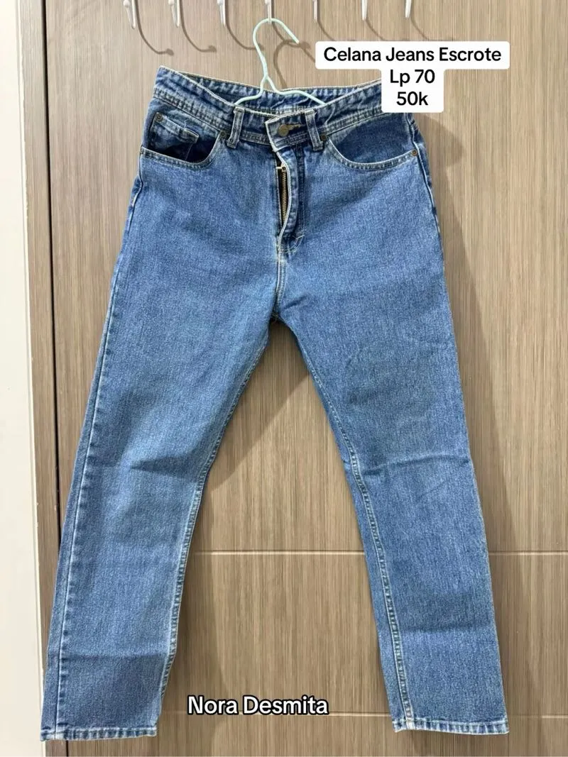 Celana Jeans Cewe photo 1