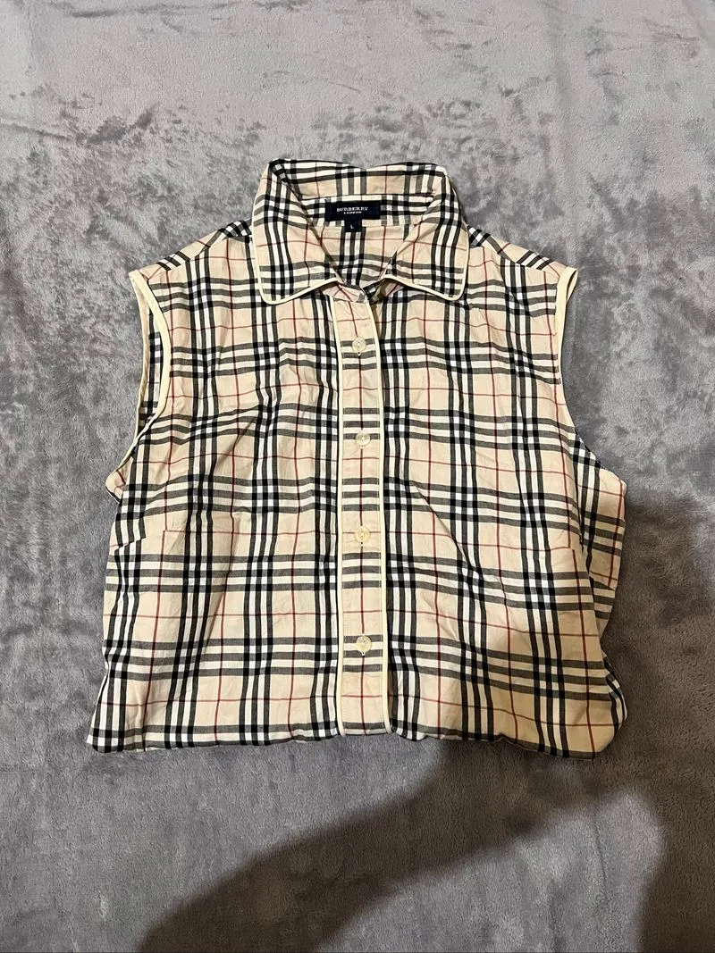 Burberry sleeveless shirt  photo 1