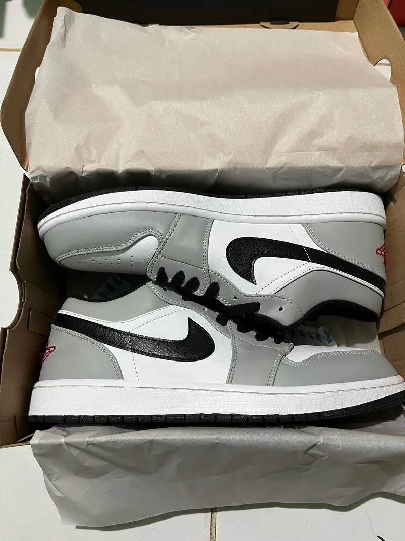 Size 44 - Air Jordan 1 Low Light Smoke Grey photo 1