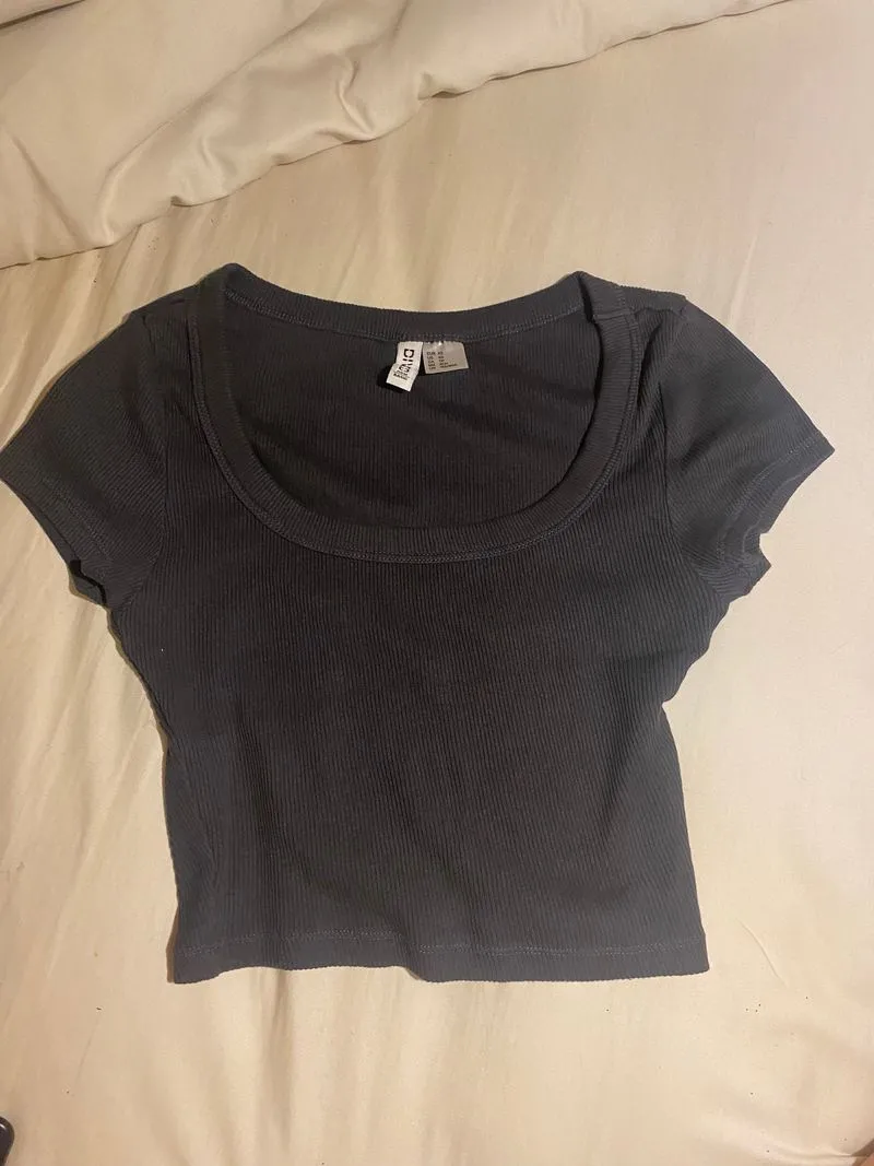 H&M Grunge Casual Crop top Wanita gray photo 1
