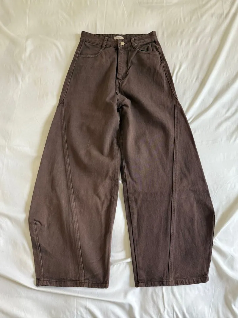 Brown Barrel Jeans photo 1
