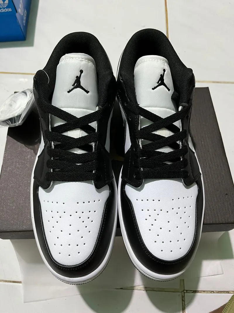Size 40 - Nike Air Jordan 1 Low Black White Panda photo 1
