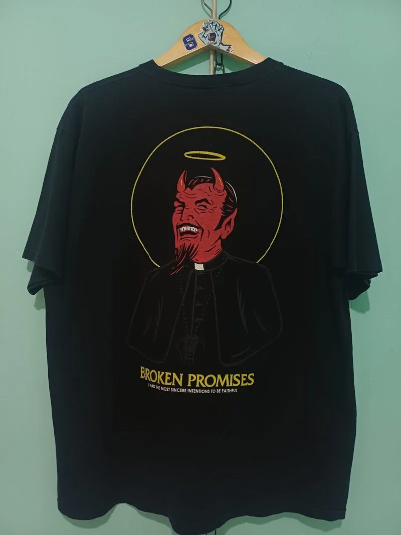 Kaos Broken Promises streetwear photo 1
