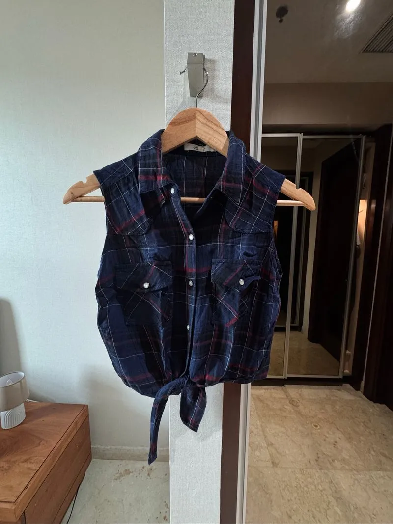 Sleeveless Top photo 1