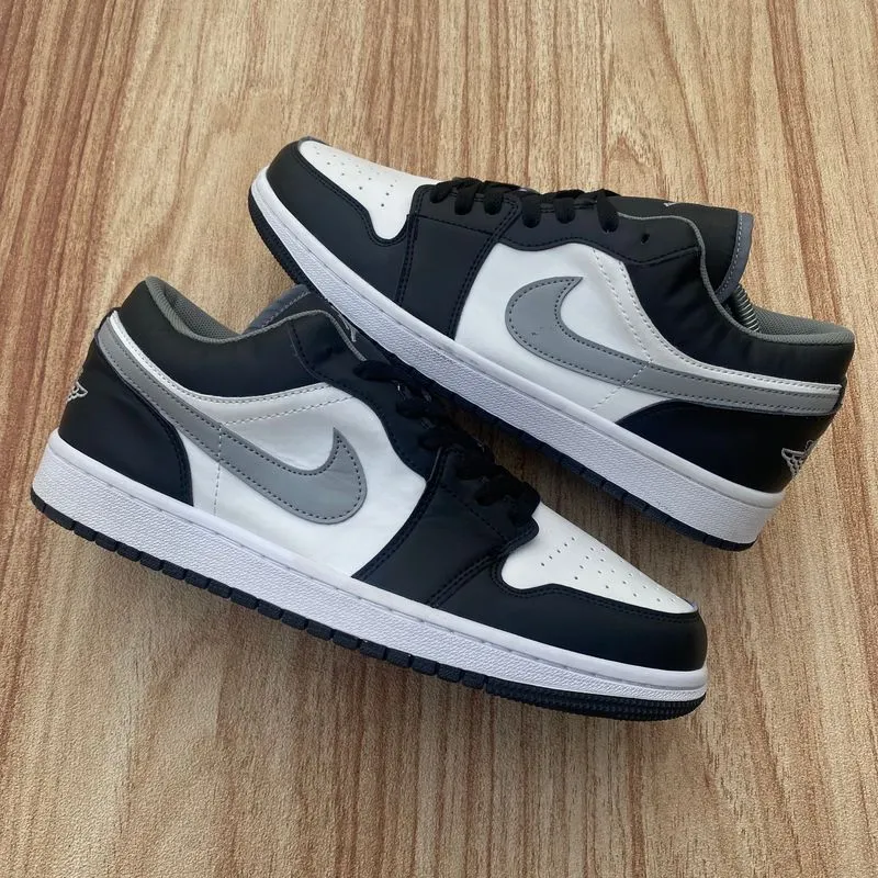 Nike Air Jordan Casual Sneakers Pria white black photo 1