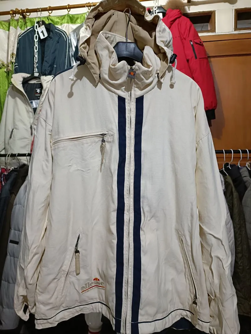 Ellesse Streetwear Casual Puffer jacket Pria white cream photo 1