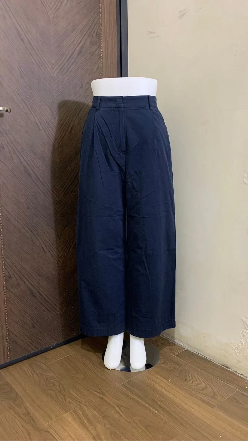 GIORDANO LOOSE PANTS NAVY MADE IN VIETNAM photo 1
