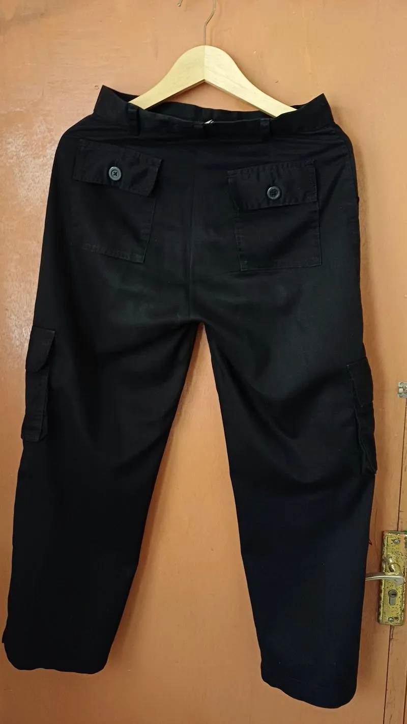 Cargo hitam photo 1