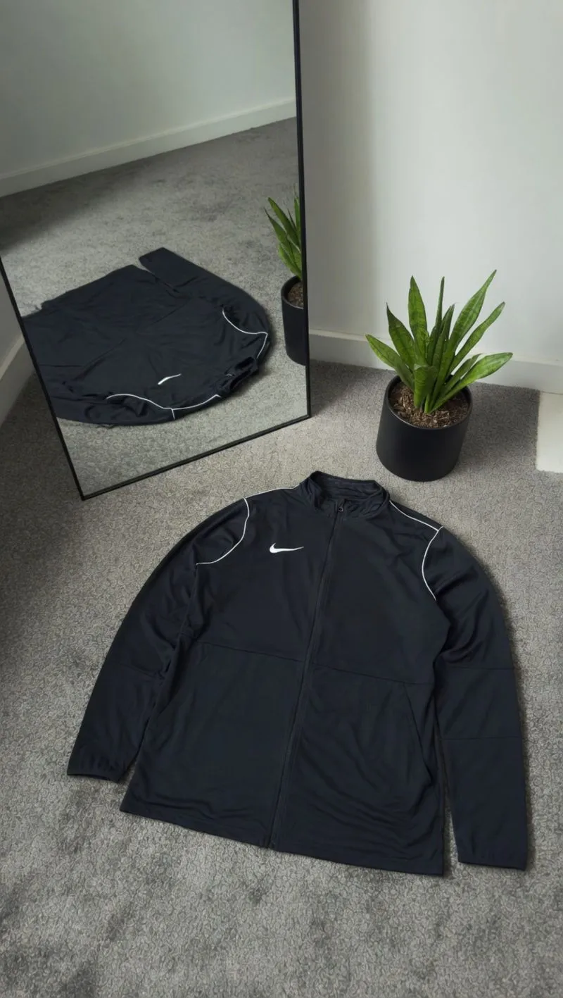 Jaket Tracktop Nike Black photo 1
