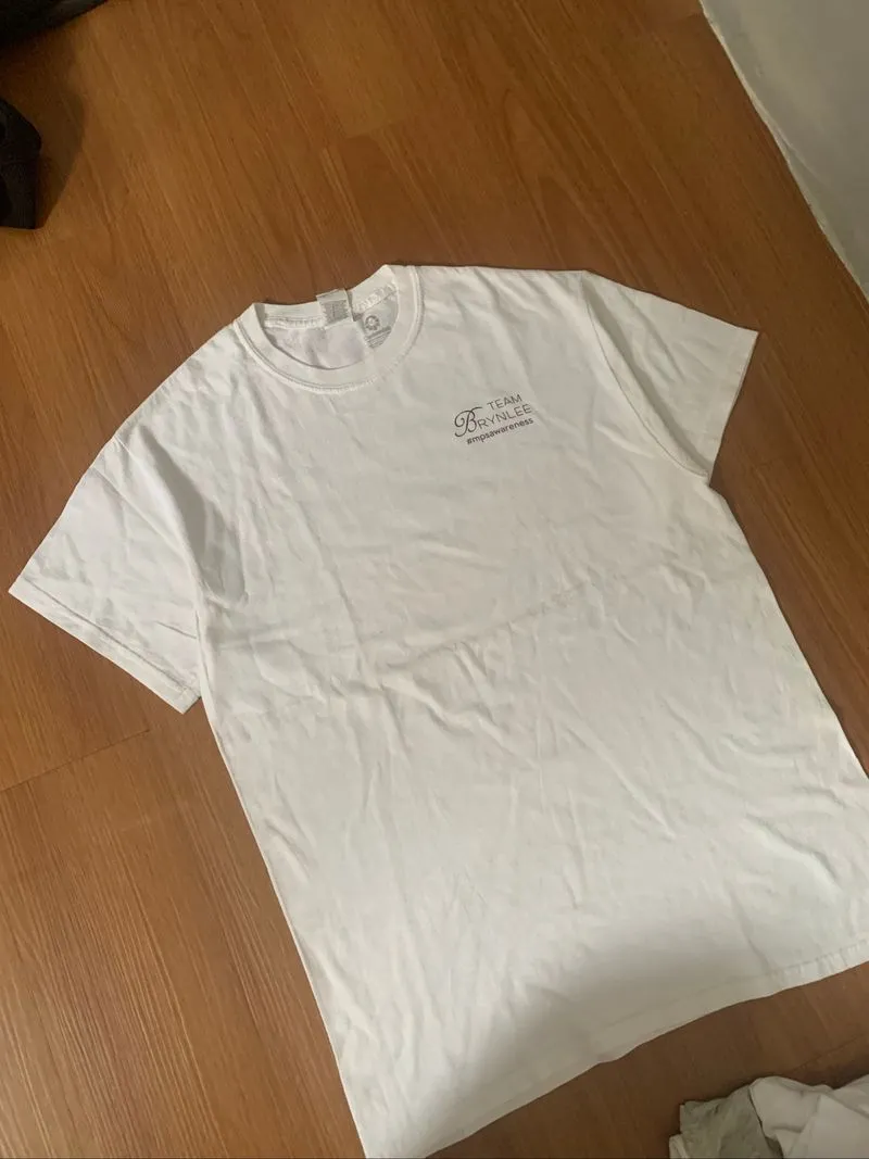 Gildan White Tee photo 1