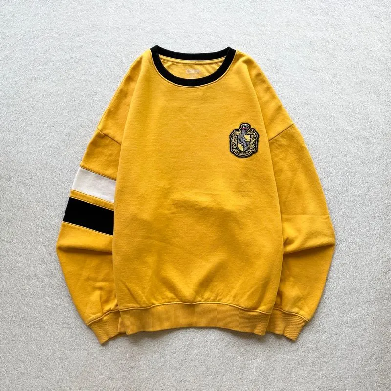 GraphicTee x HarryPotter Hufflepuff Sweatshirt  photo 1