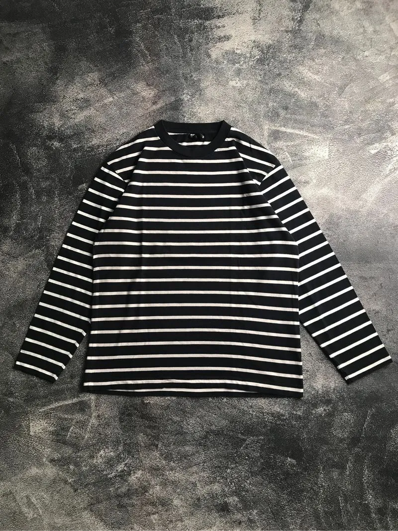 UNIQLO LONGSLEEVE STRIPED HITAM PUTIH SECOND photo 1