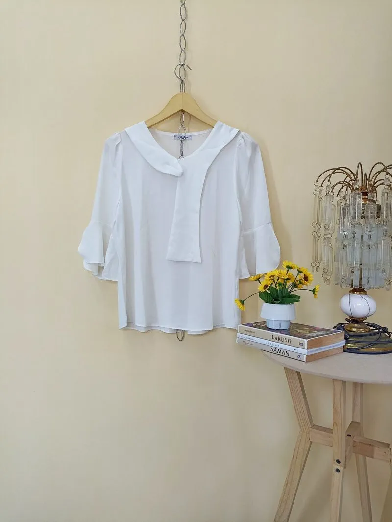 KOREAN BRAND BLOUSE photo 1