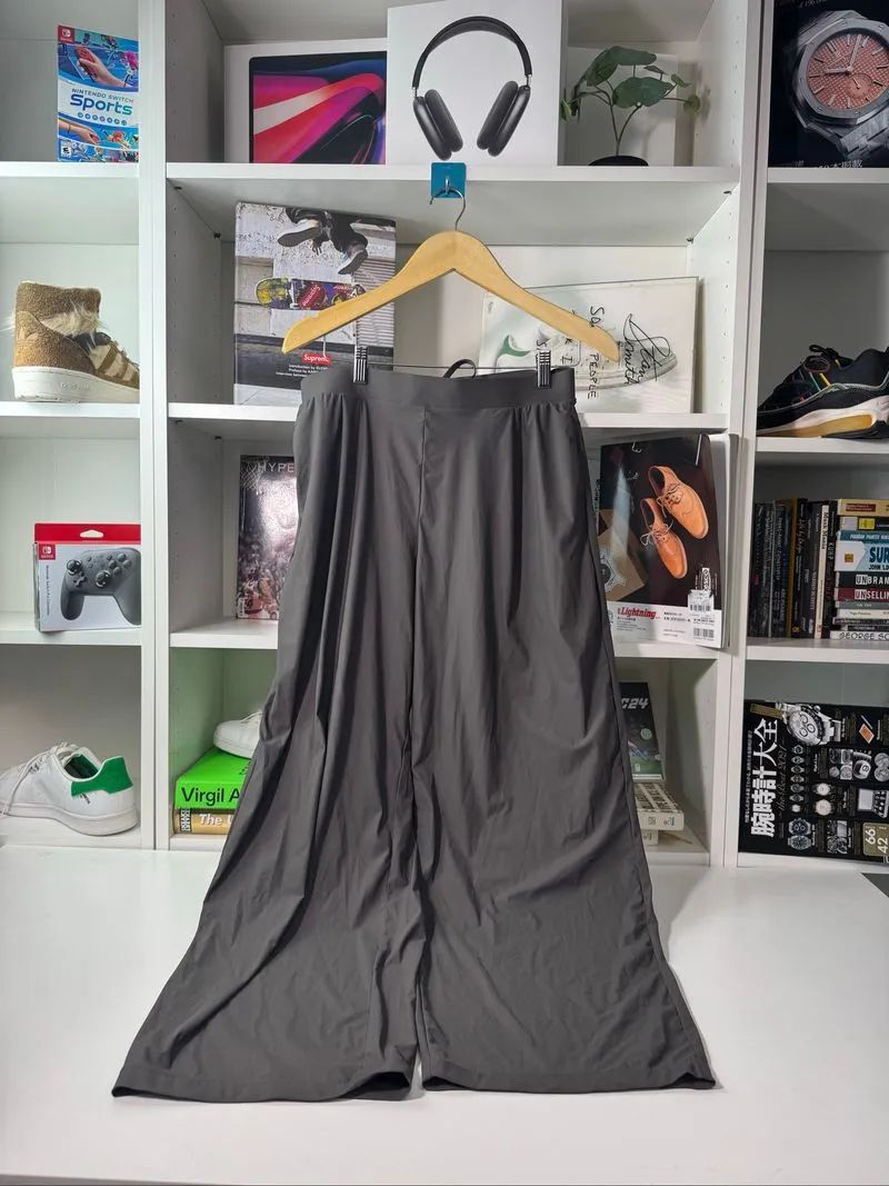 Celana panjang uniqlo ultra light yoga pilates trx grey photo 1