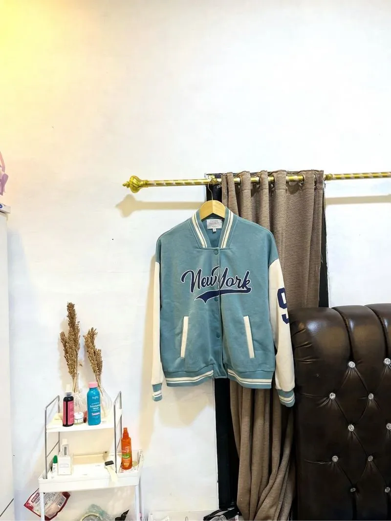 Varsity pull and bear photo 1