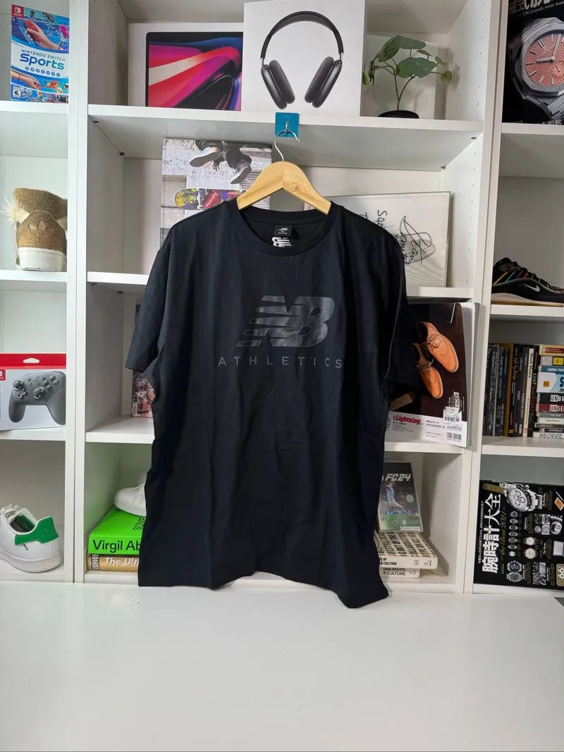 Kaos new balance athletic graphic design XL photo 1