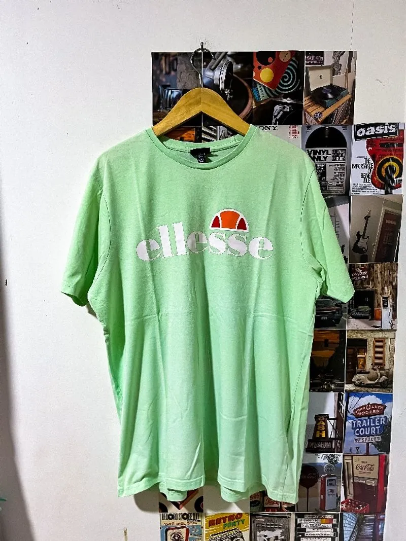 Ellesse Script photo 1