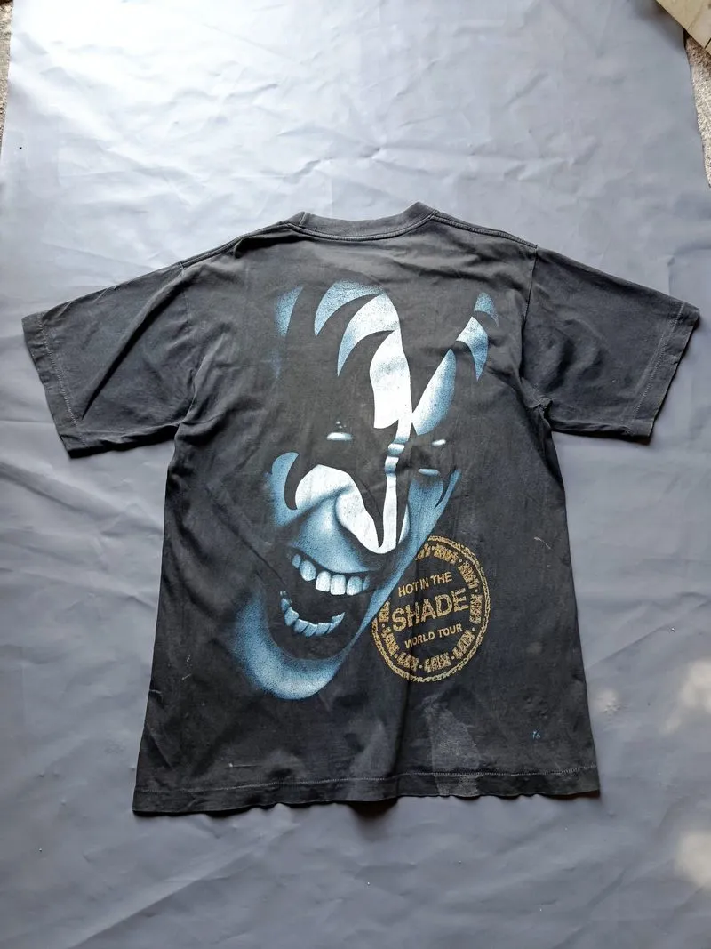 Vintage kiss Hot in the shade gene Simmons  photo 1